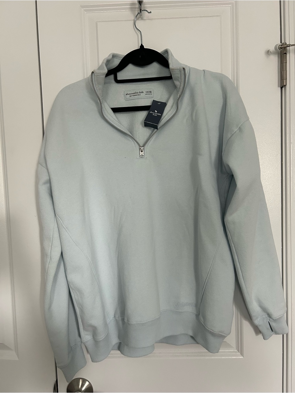 (NWT) Abercrombie Big Kid’s/Women’s Light Blue Quarter-Zip Sweatshirt